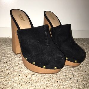 🌴SUMMER SALE☀️ never been worn heeled mules